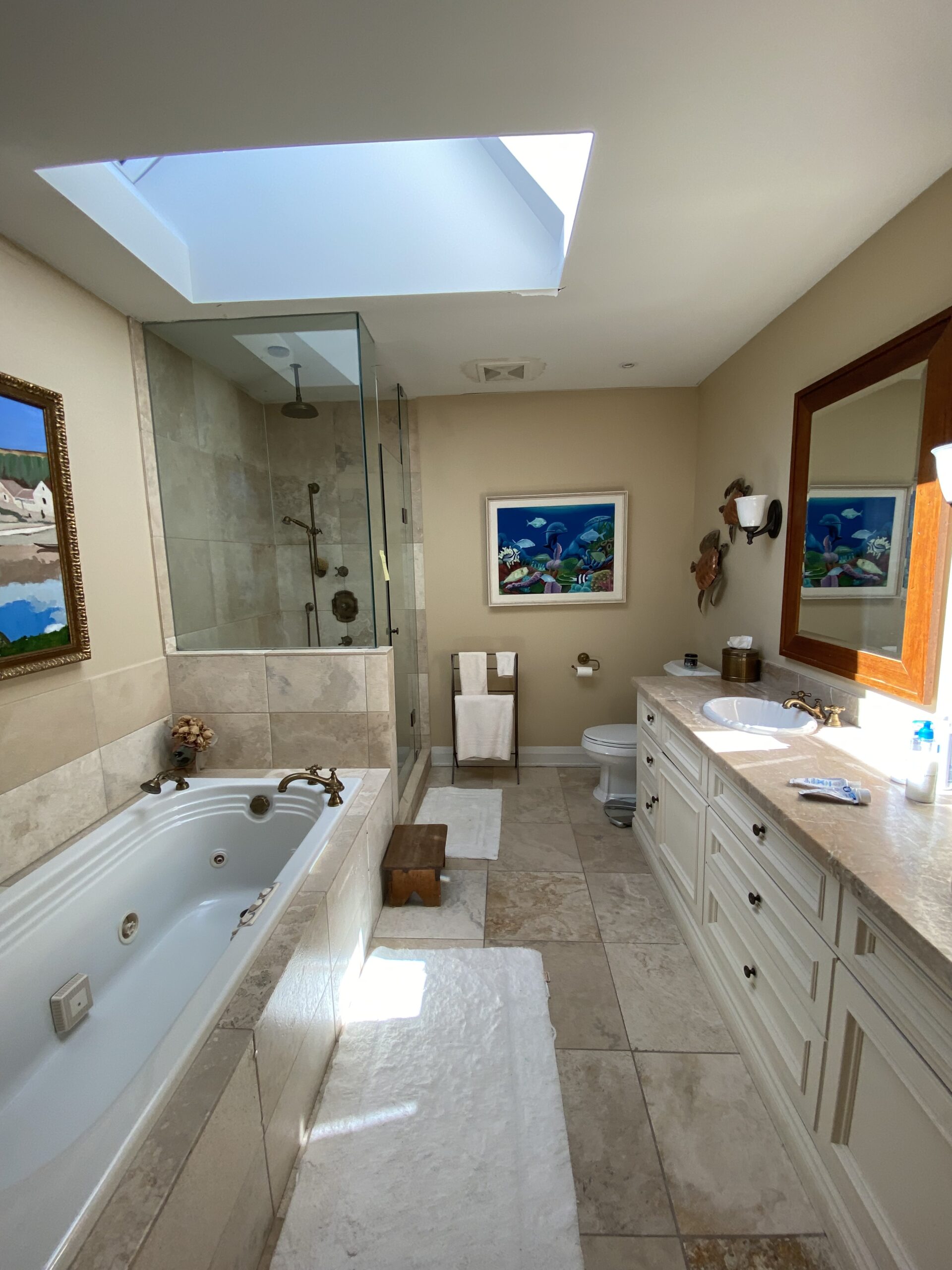 Outdated ensuite bathroom in Toronto Rosedale home before renovation