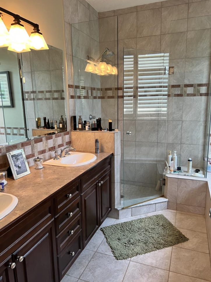 Before photo of the tired looking principal ensuite before renovation